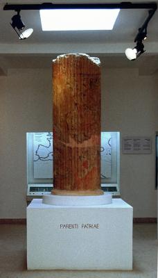 Column dedicated to Caesar